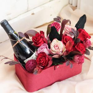 China Rectangular Portable Artificial Fresh Rose Round Hat Handle Flower Boxes with Own Logo factory