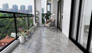 China Grade AAA Ceramic Rustic Tiles For Balcony And 400x400mm marble look Indoor Flooring Baby Face Glazed Tile For Building factory