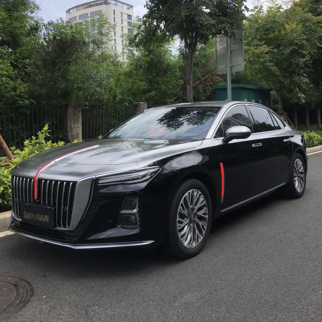 2024 Hongqi H5 4-Cylinder 169hp Gasoline Car with Front Disc Rear Disc Brake System