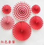The paper fan consists of two diameters of 40 cm and two diameters of 30 cm. Two