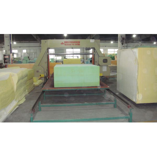 China Horizontal Carrousel Foam Cutting Machine , Splitting Polyurethane Foam Machine factory