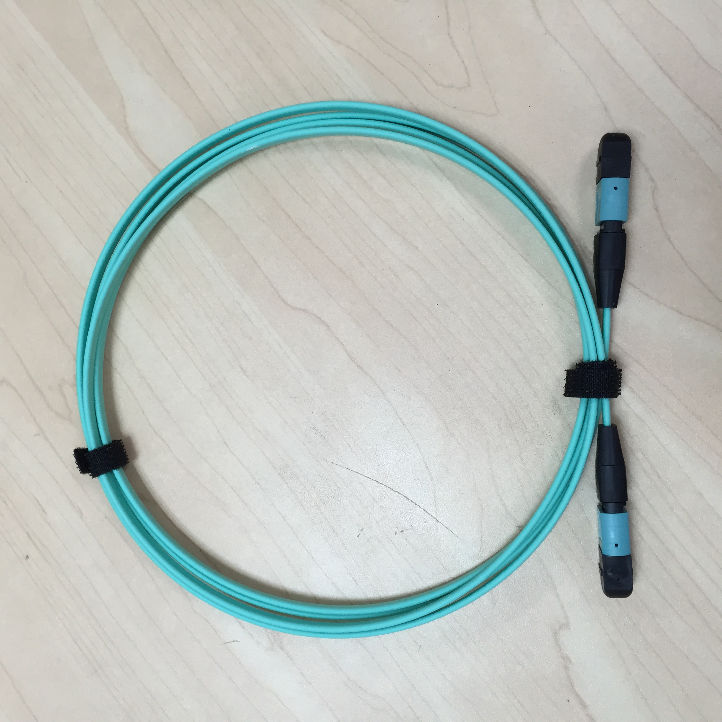 Professional Factory 12 cores Fiber Optic Patchcord OM3 male MPO Fiber Optic Patch cord