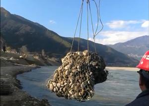 China Temporary Flood Protection Gabion Rock Wall Cages 380 MPa Tensile Strength factory