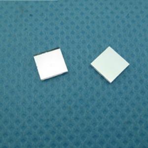 China 690nm narrow band IR pass filter, Red 690nm IR-Cut filter square size 8*8*0.3mm factory