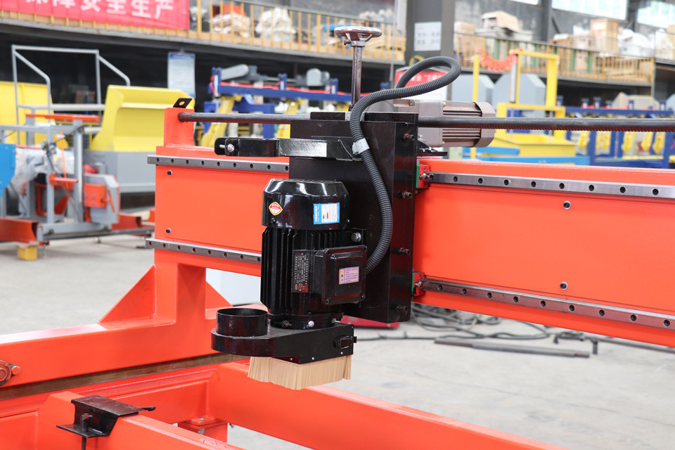 15KW 30KW Wood Portable Sawmill Mobile Wood Milling Machine With Cant Hook