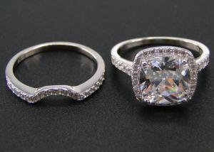 China Halo 1.0ct Diamond Engagement Wedding Rings 53PCS Prong Setting Type factory