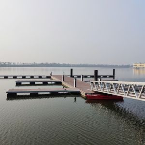 China Low Maintenance Aluminum Alloy Floating Docks with Smooth Surface on sale
