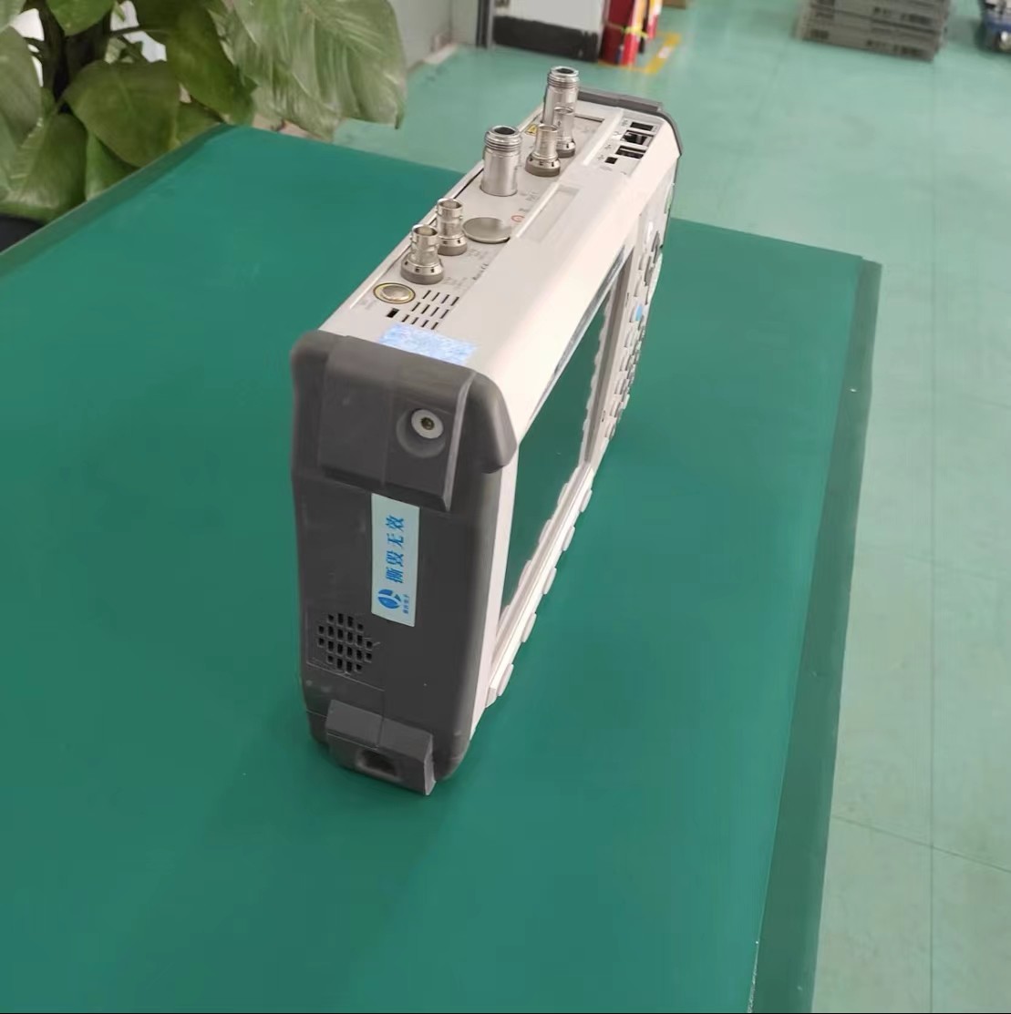 Used Anritsu MS2028C Portable Handheld Vector Network Analyzers VNA Master 5 KHz To 20 GHz Calibrated