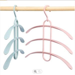 China 3 Layers Wide Shoulder Hangers Plastic Fish Bone Shape factory