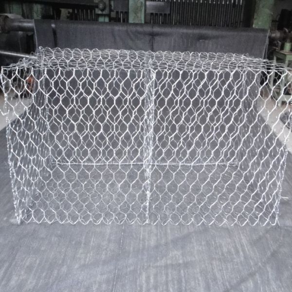 China 0.3m Width Galvanised Woven Gabion Baskets factory