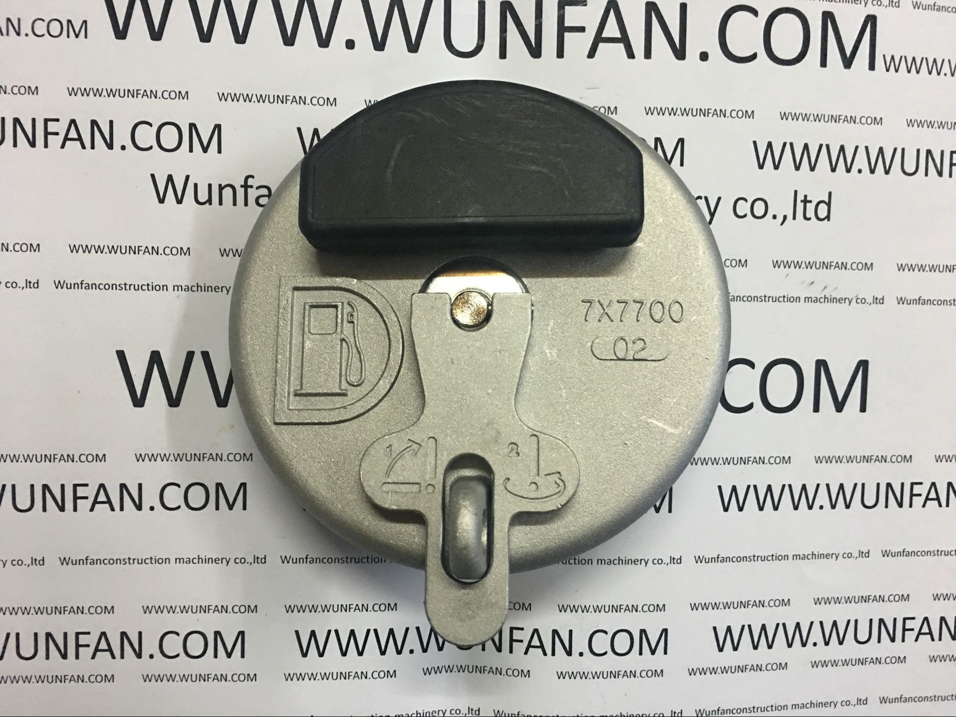 excavator Caterpillar 7X7700 FUEL CAP for E320B engine