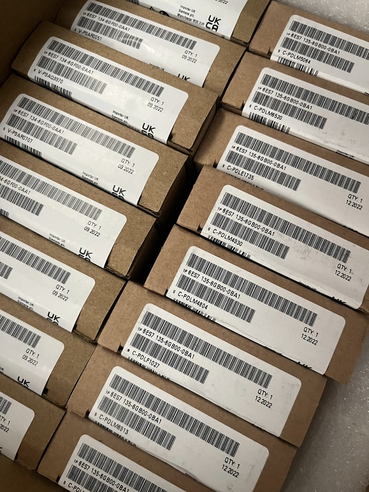 6ES7137-6BD00-0BA0 Siemens ET 200SP CM 4 X IO-Link ST Communication Module IO