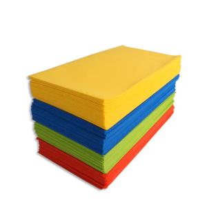 China 50gsm Nonwoven Table Cloth Disposable Waterproof 1.2mx2.7m PP factory