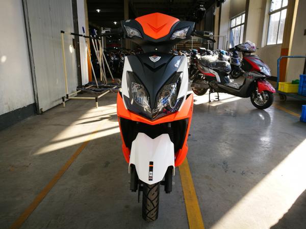 72V 75kgs Long-mileage Eco-friendly Electric Motorcycle/Scooter