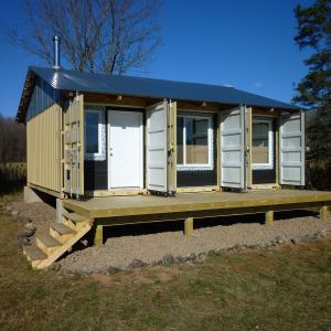 China Steel Structure Prefab 40ft Container Living Homes factory
