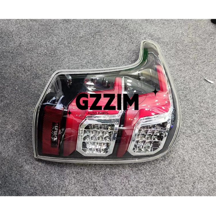 Triton 2005 Auto Parts Plastic Light Rear Lamp Stop Light and Turning Signal