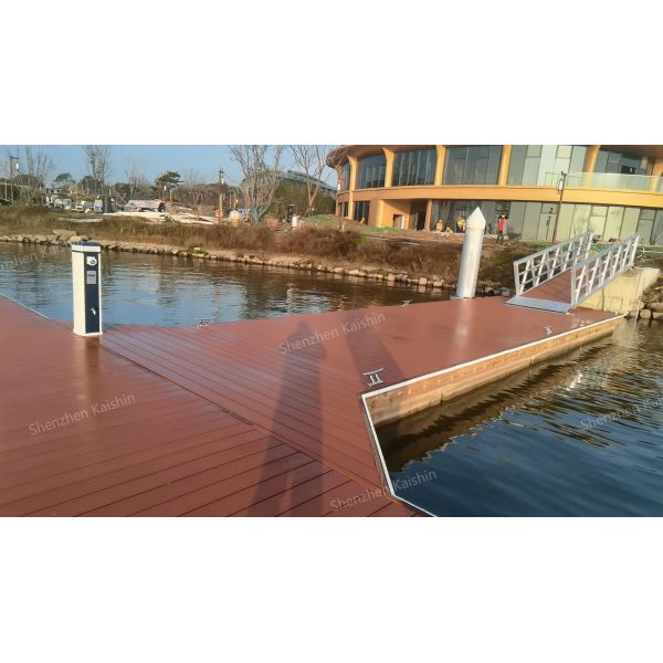 China Commercial Marine Floating Docks WPC Decking HDPE Floats Pontoon Pier factory