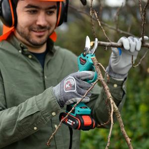 China 21V 45mm Yard Power Tool 2000mAh Battery Powered Pruning Shears Garden Scissors factory