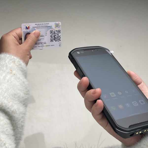 China Customized Handheld Terminal Mobile Android Pda Devices IP66 With Sound Notification Support factory