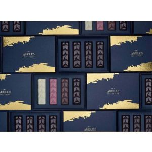 Beautiful Celebrations Chocolate Packing Boxes Recyclable With Paper Devider