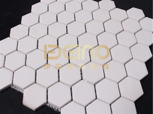China Hexagonal Structure Alumina Ceramics Sheet Wear Resistance Smooth Surface factory