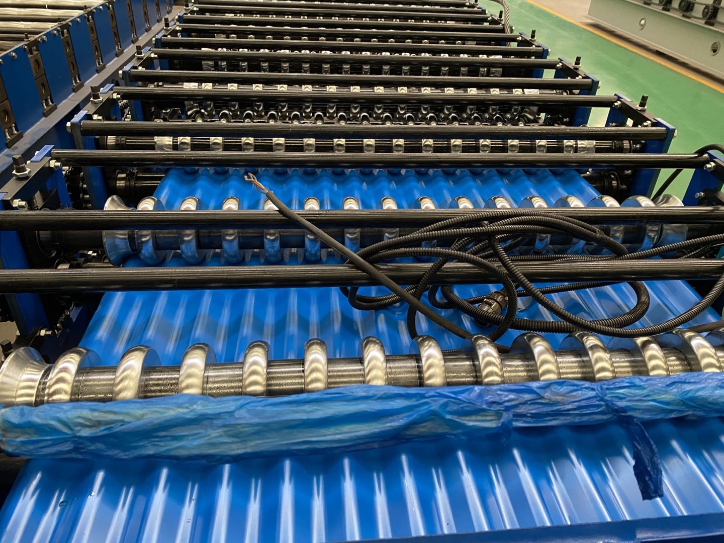 IBR METAL ROOFING SHEET ROLLING MACHINE TO EGYPT BANGLADESH PAKISTANE