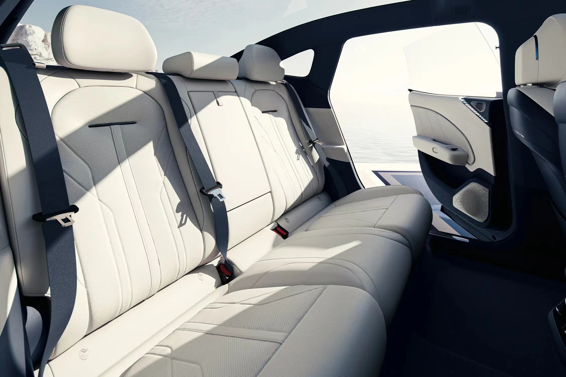 4865x1900x1450mm 2024 Geely Zeekr 007 2WD Long Range 4-Door 5-Seater Sedan with Ternary Lithium Battery