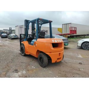 Used Toyota 5t Forklift With Strong Power Engine 3m Lifting Height Original