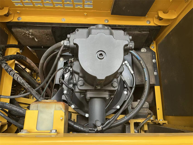 Shanghai Used Komatsu PC450-8 Excavator 2.1 m3 Bucket Capacity 45000 KG Machine Weight
