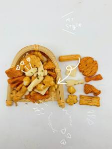 China Indulge in Crunchy Goodness Japanese Rice Cracker Snacks Satisfying and Bursting factory