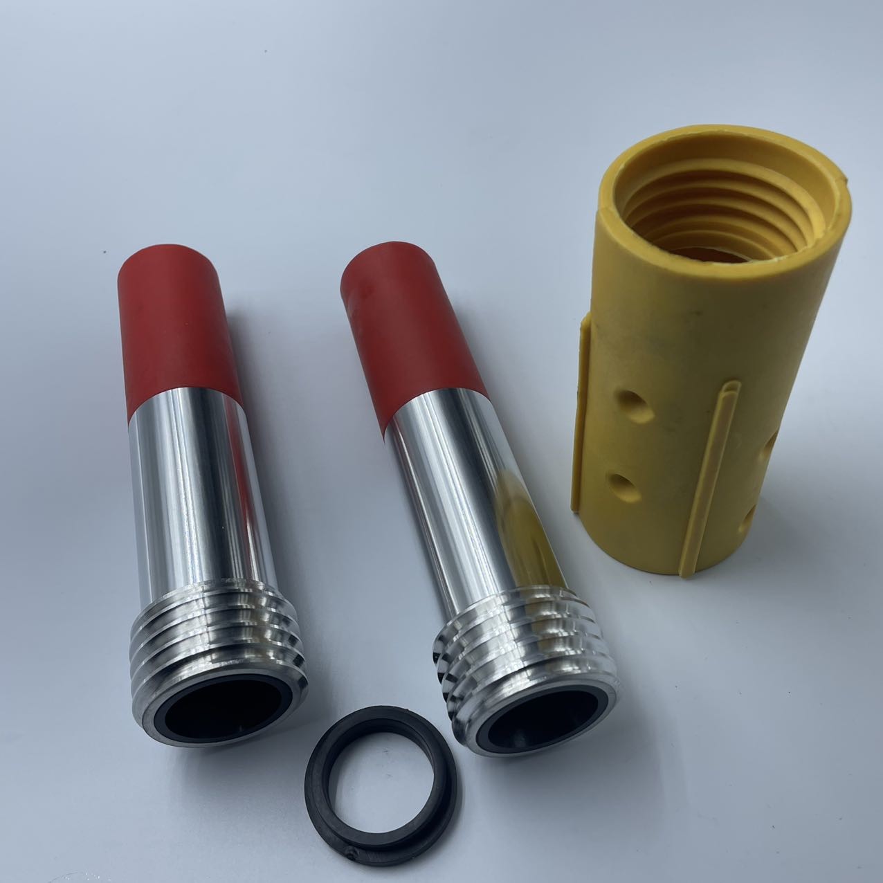 Round Boron Carbide Spray Nozzle with Wear Resistant Single Venturi Design