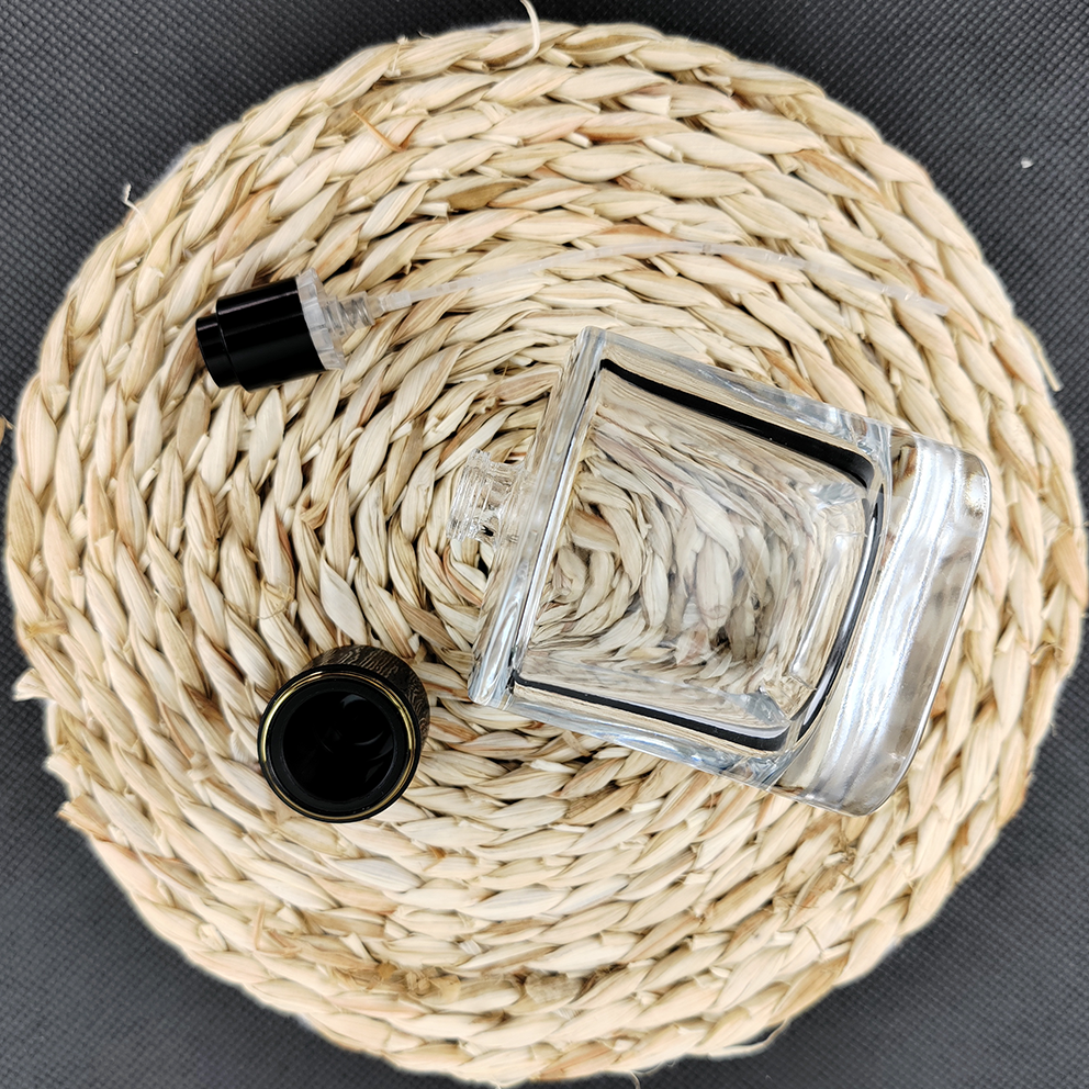 100ml 50ml Square Perfume Glass Bottle with Mist Sprayer Acid Etch Surface Handling