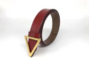 China Adjustable Metal Pin Women's Fashion Leather Belts Triangle Buckle factory