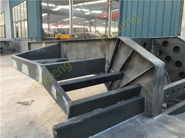 60 - 80 Tons Payload Low Bed Semi Trailer For Machinery Transportation