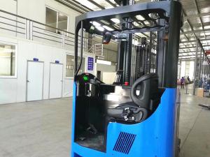 China 2T Electric Reach Truck , 2.5T Narrow Aisle Reach Truck With Leaning Back Function factory