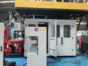 China Economical Single Cavity Fully Automatic Pet Bottle Blow Molding Machine with 7.5KW Motor factory