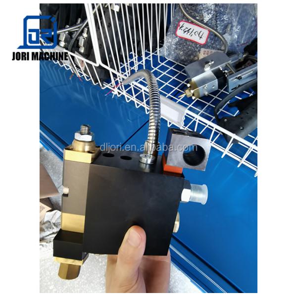 Latest Automatic Glasses Case Two Heads Glue Spray Gun Gluing Machine