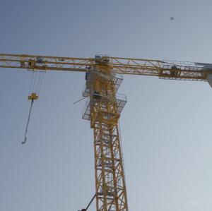 China Travelling Chassis Flat Top Tower Crane Machine 16 Ton 10ton 20ton factory