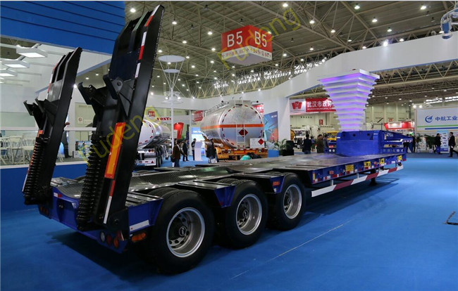 Gooseneck Lowboy 13 Meters 3 Axles 60Ton Mechanical Ladder Low Loader Semi Trailer For Sale