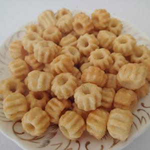 China Web celebrity puffed leisure small food crispy squid balls squid coils rice crackers factory