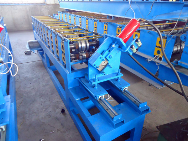 China High Efficiency Door Frame Roll Forming Machine 1000 - 1250 Mm Material Expand Width factory