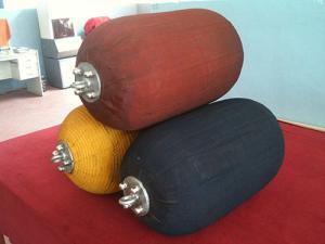 China Colorful Pneumatic Rubber Boat Fenders Customized Inflatable Fenders For Boats factory