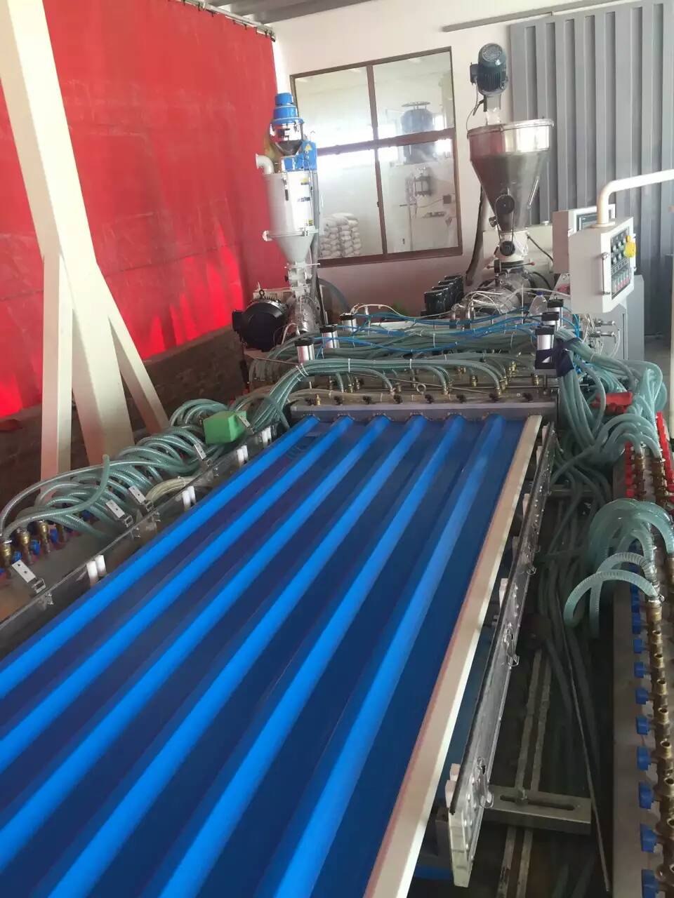 132 1 Screw L/D Ratio Power kW 268 PVC Hollow Sheet Extrusion Line for Transportation