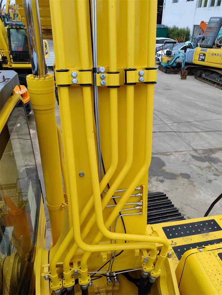 Japan Good Health Original Komatsu PC300-7 PC300 Excavator with 184KW Hydraulic Valve
