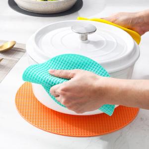 China Anti-scalding silicone heat pad thickening insulation pad dining table mat factory