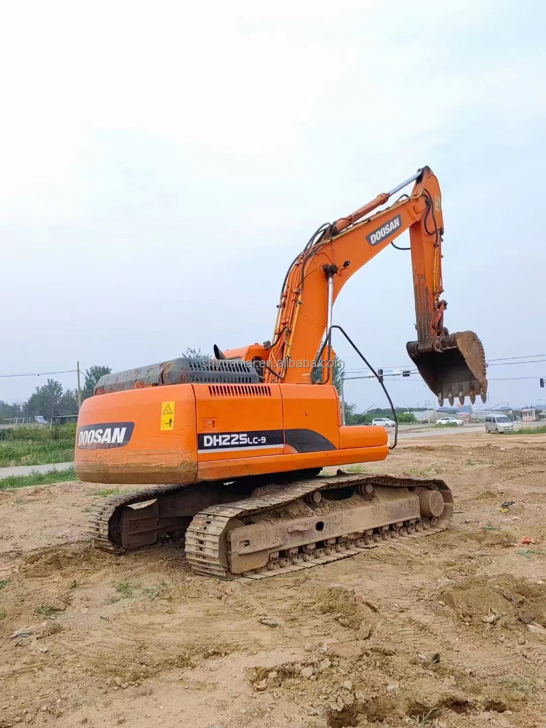 Doosan DH225 excavator with Original design Working hours 2001-4000 Original intact