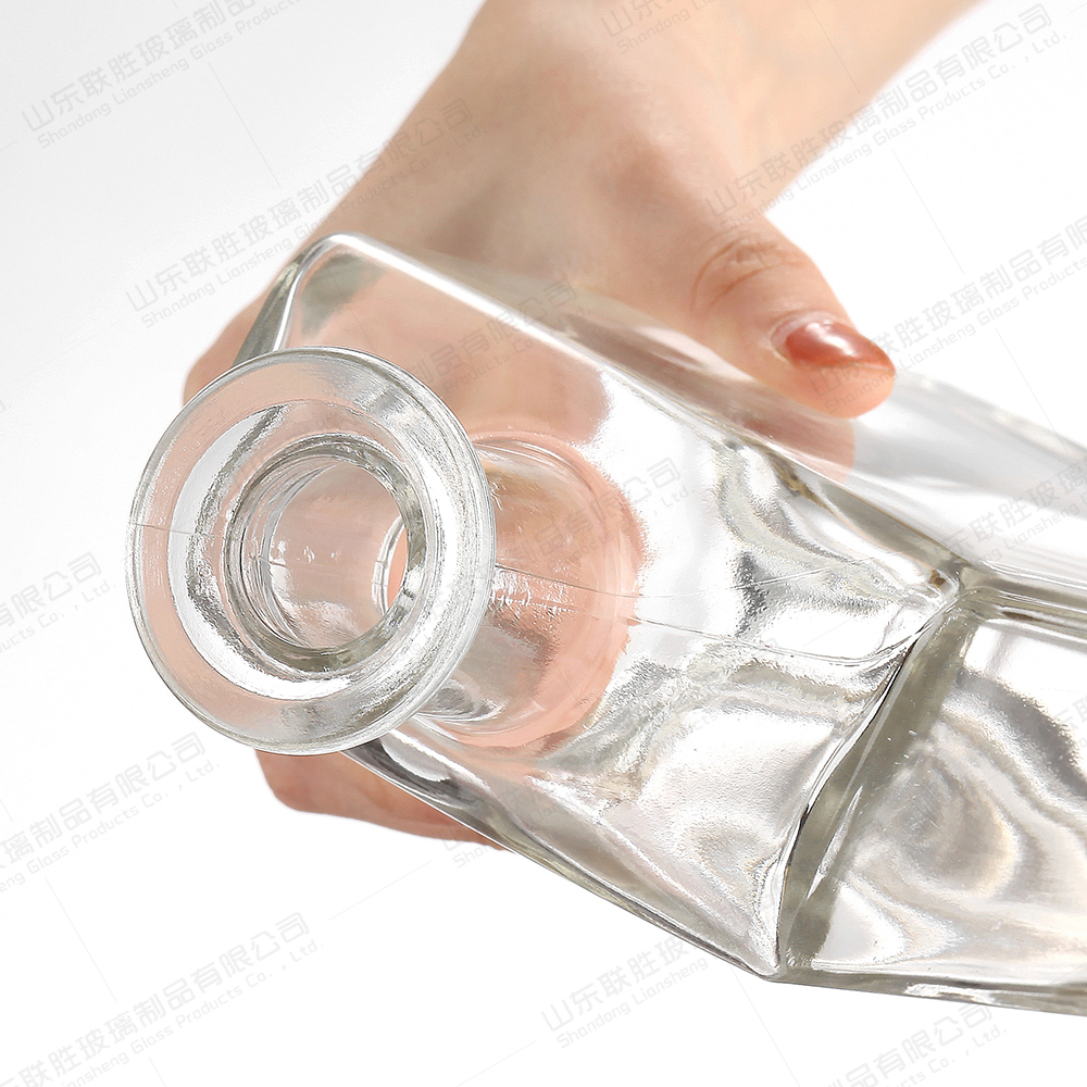 375ml 500ml 700ml Glass Bottle for Whiskey Liquor Gin Wine Vodka Brandy Unique Shape