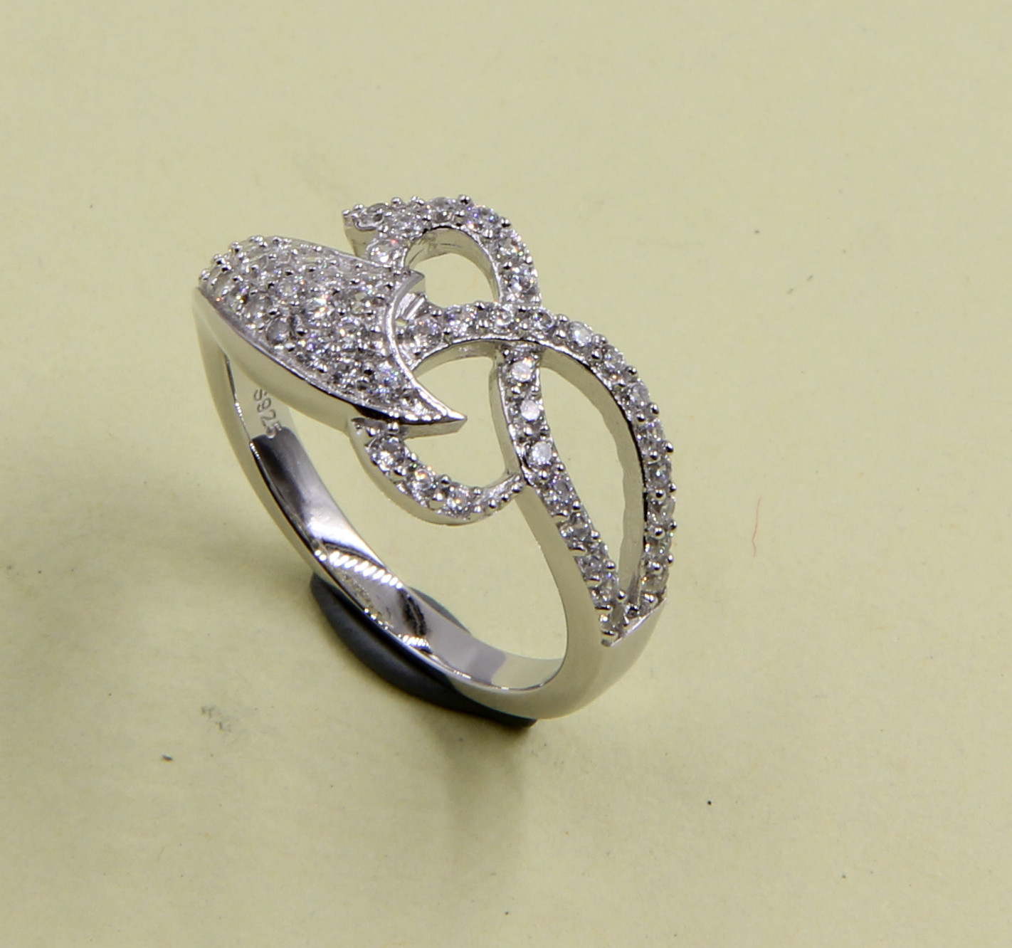 925 Sterling Silver Bands With Cubic Zirconia Gemstones In Heart And Oval Shapes Sterling Silver Cubic Zirconia Rings