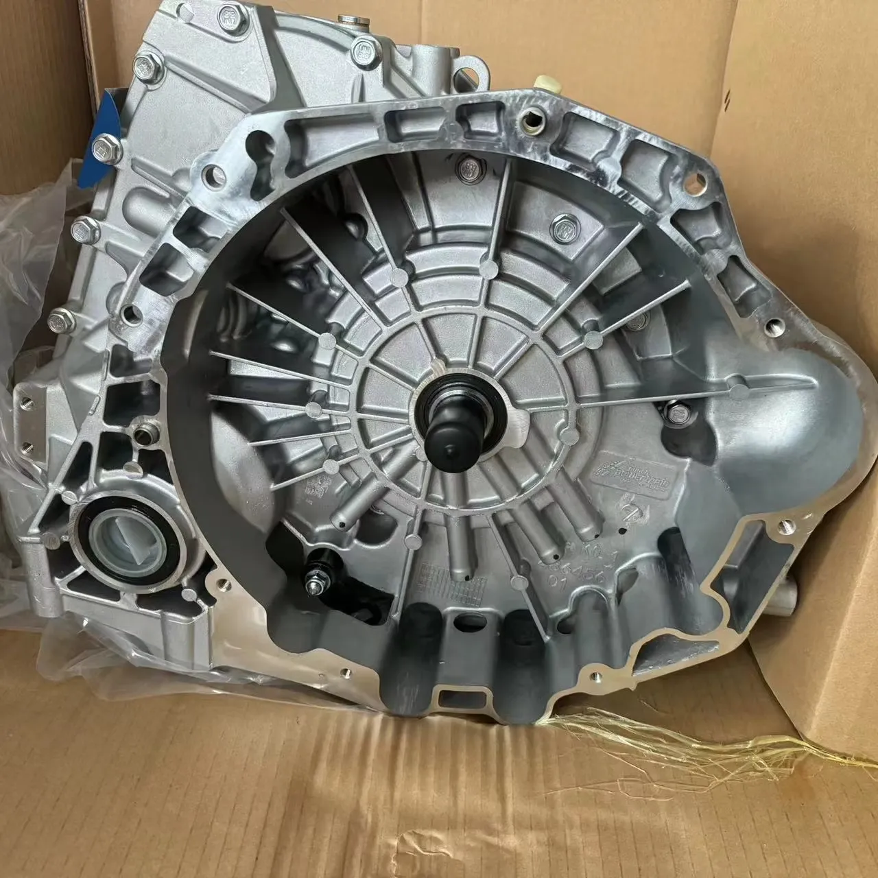 Auto Parts VT2 VT3 Gearbox T70 Automatic Cvt Transmission Case Assembly for Chery Haima Car