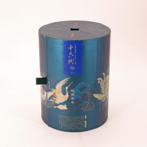 China Paper Cardboard Mache Packaging Boxes Round Tube With Blue Ribbon For Whisky Wine Bottle factory